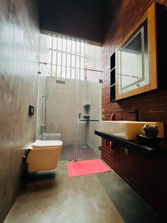 Negombo Morawala Beach Villa Экстерьер фото